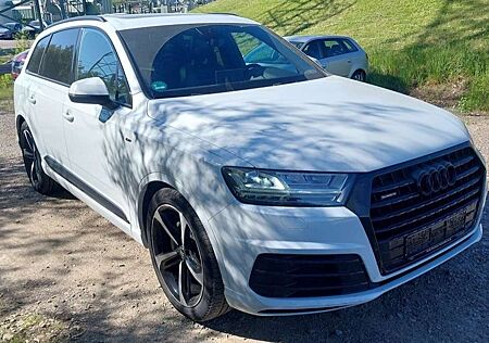 Audi Q7 3.0 TDI quattro S line 7 Sitzer, Pano, Optik,