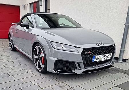 Audi TT RS Roadster quattro S tronic