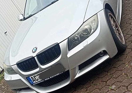 BMW 320i 320