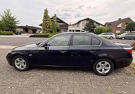 BMW 523i 523