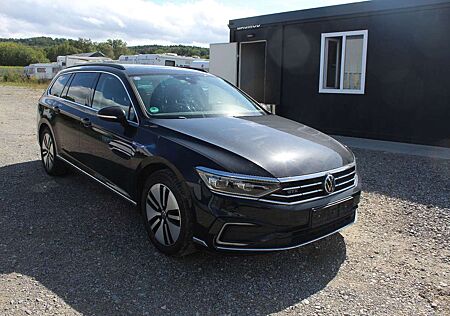 VW Passat Variant Volkswagen Passat Var. GTE*NAVI*PANO*MATRIX*DIGITAL*KAMERA*