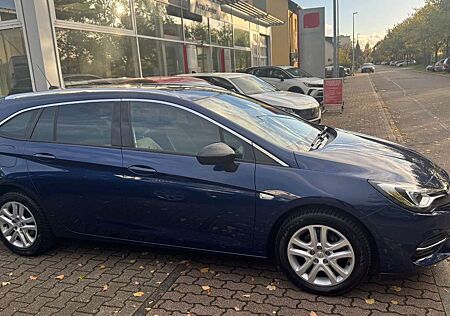 Opel Astra Kombi /// Finanzierung Garantie