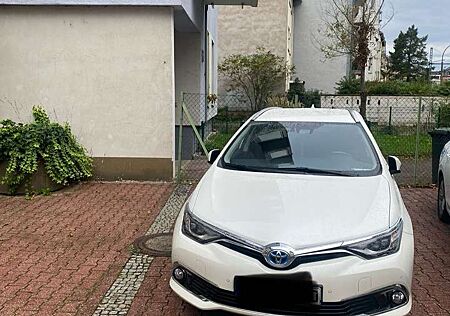 Toyota Auris Hybrid Touring Sports Executive