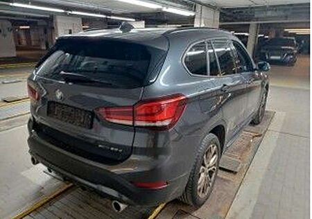 BMW X1 xDrive20d/Aut/Navi+/HUD/LEDerSportStz/ParkAs