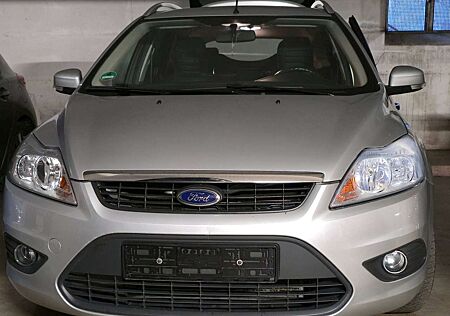 Ford Focus 1.6 16V Silver Magic