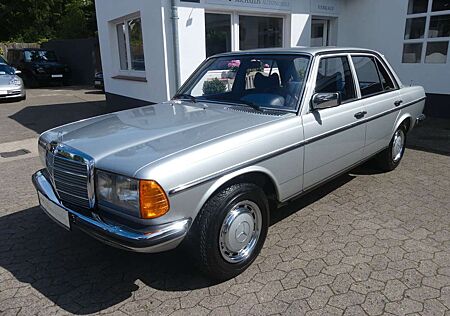 Mercedes-Benz 280 Limo, 2.Hd., AUT., Schiebedach, TOP