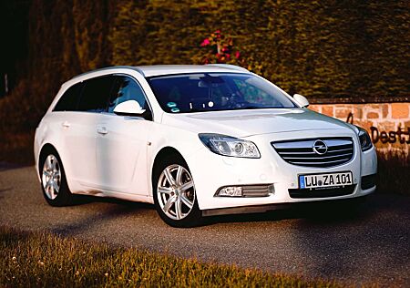 Opel Insignia 2.0 CDTI Sports Tourer Aut. Edition