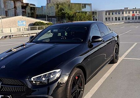 Mercedes-Benz E 300 gebraucht kaufen Mercedes-Benz E 300 de AMG Line LED MBUX-High RCam SHZ RCam