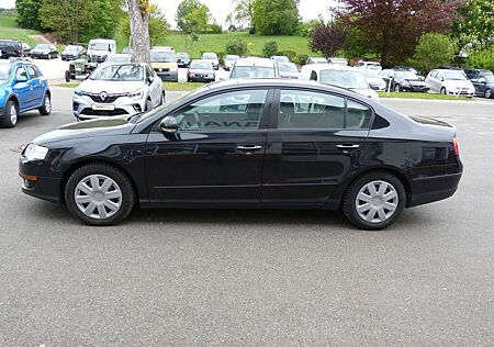 VW Passat Volkswagen Trendline Limousine 1.6[KLIMA/SHZ/PDC]