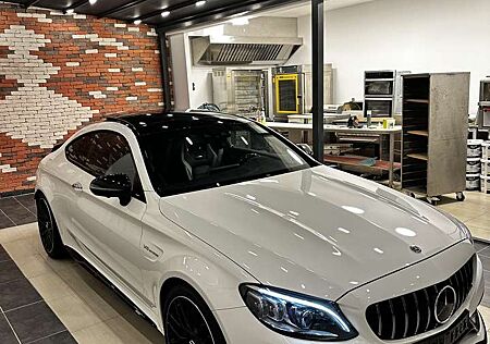 Mercedes-Benz C 63 AMG S Coupé *Digital*Distr.*Aero.P*S-Abgas