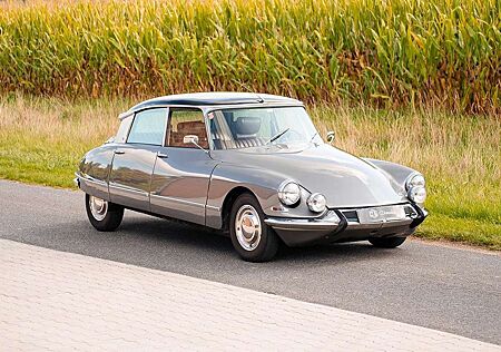 Citroen DS DS 21 Pallas/ Vollständig restaurierter Zustand!