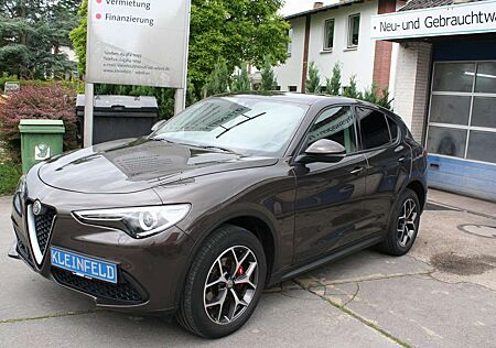 Alfa Romeo Stelvio 2.0 T Lusso Q4 Navi-Leder-Xenon-PDC-Rcam-Sitzhz...