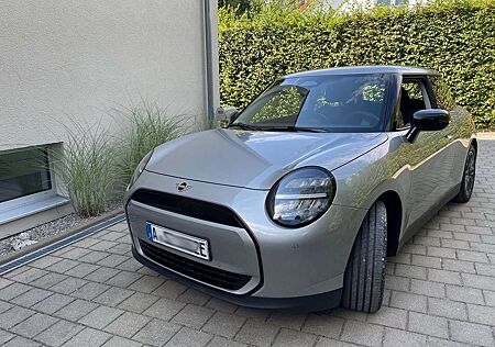 Mini Cooper S Cooper E Essential Trim, Paket XS