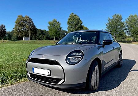 Mini Cooper S Cooper E Essential Trim, Paket XS
