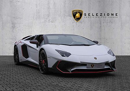 Lamborghini Aventador LP750-4 Roadster SV Bianco Isis