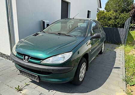 Peugeot 206 1.4 mit rest tüv