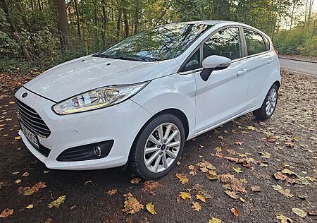 Ford Fiesta Titanium Navi Rückfahrkamera Sitzheizung