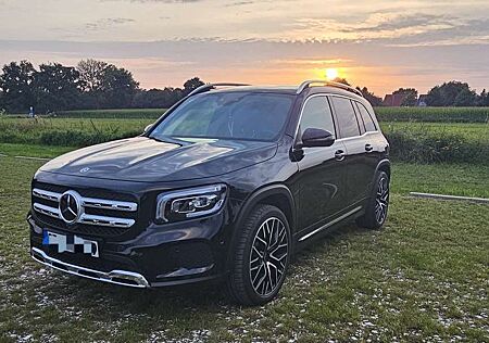 Mercedes-Benz GLB 220