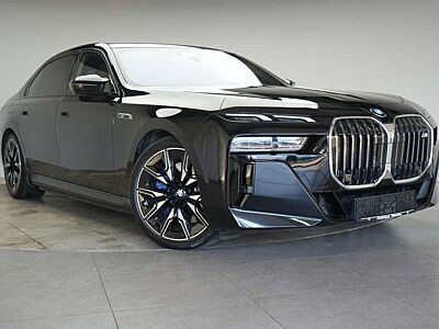 BMW i7 M70 xDrive TheatreScreen/SkyLounge/HUD/B&W/Li