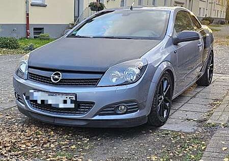 Opel Astra Twin Top 1.6 Turbo Edition