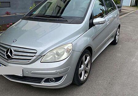 Mercedes-Benz B 180 CDI (245.207)