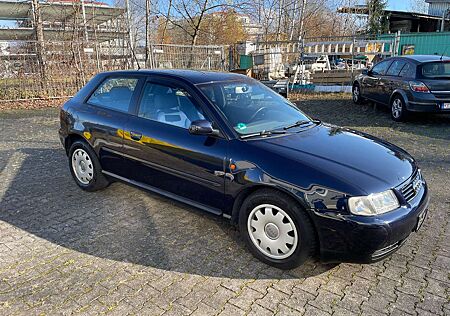 Audi A3 1.6 Benzin,Automatik,Tüv neu!