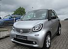 Smart ForTwo Basis 52kW -Navi-SHZ-Pano-Klimaaut.-Alu-8 Fach-LED