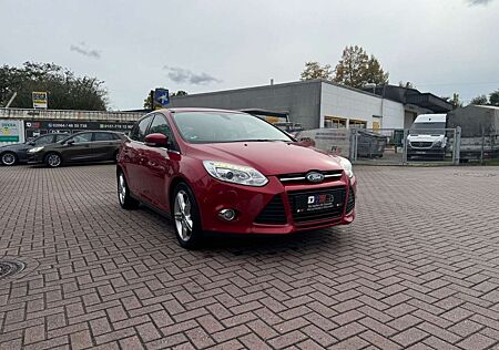 Ford Focus Lim. Titanium*TÜV NEU*GARANTIE*1.HAND*