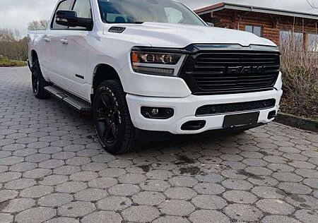 Dodge RAM 1500 BIG HORN 5.7l HEMI Etorque 4x4 Crew Cab