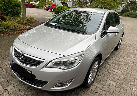 Opel Astra J Lim. 5-trg. 150 Jahre ,6 Gang