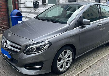 Mercedes-Benz B 200 7G-DCT Peak Edition