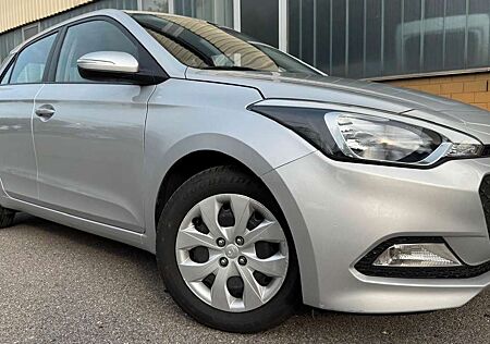 Hyundai i20 TÜV +GARANTIE+1HAND+KLIMA+5TÜRIG