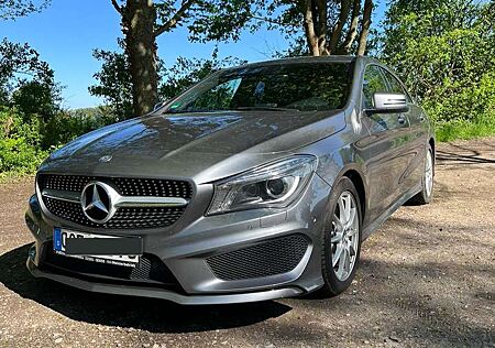 Mercedes-Benz CLA 200 AMG Line