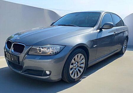 BMW 318 LIMO*LCI*SHZ*6 Gang*NAVI Business*Xenon*