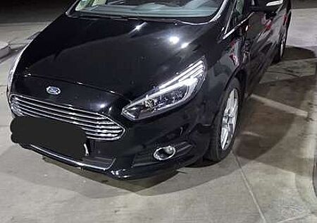 Ford S-Max Titanium