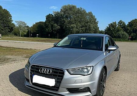 Audi A3 Limo 1.6TDI Ambition Standhzg,Sitzhz,Navi, Xenon+