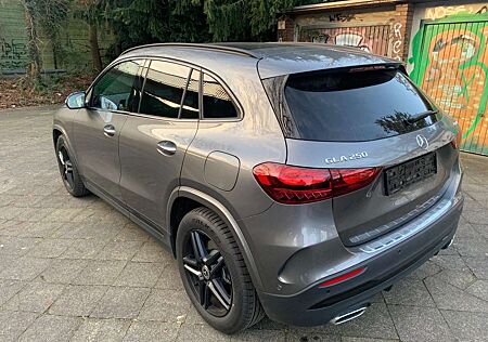Mercedes-Benz GLA 250 GLA 4Matic 8G-DCT AMG Line