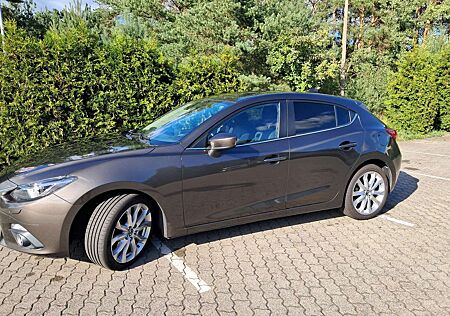 Mazda 3 SKYACTIV-G 120 Center-Line