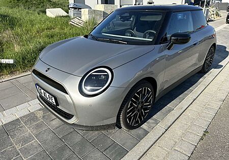 Mini Cooper D Cooper E Favoured Trim und Ausstattungs-Paket M