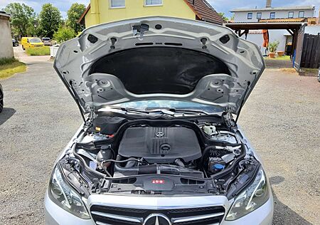 Mercedes-Benz E 220 E-Klasse T-Modell Diesel T BlueTEC 4Matic 7G-TRONI