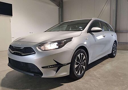 Kia XCeed Ceed SW / cee'd SW Sportswagon Spin CD 1.5 T-GDI 7DCT 140 PS Navi-...