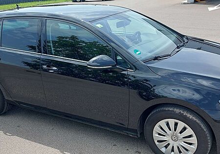 VW Golf Volkswagen 1.6 TDI BlueMotion Technology Trendline