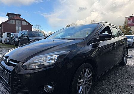 Ford Focus gebraucht kaufen Ford Focus Turnier Titanium Zahnriemen Neu