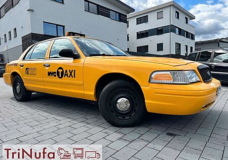 Ford Crown | Dt. Papiere | P70 | Lange Radstand |