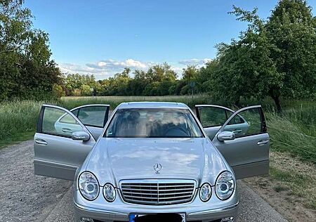 Mercedes-Benz E 240 Elegance Automatik wenig KM Top geflegt Tüv neu