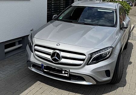 Mercedes-Benz GLA 200 (156.943)