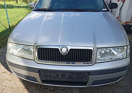 Skoda Octavia Kombi 1.6 TÜV neu, AHK, Parksens.,Klima