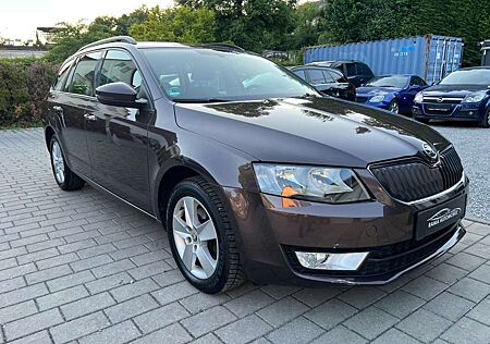 Skoda Octavia Combi Ambition 4x4 NAVI SHZ PDC 1HAND
