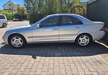Mercedes-Benz 240 MERCEDESBENZ C 240 ** LIMOUSINE ** ELEGANCE**AUTOMATIK **SILBER