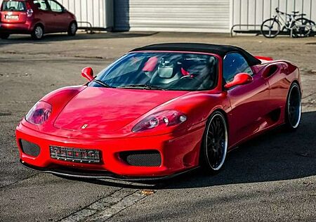 Ferrari 360 Spider!3,6-Liter-V8-Motor mit 400 PS